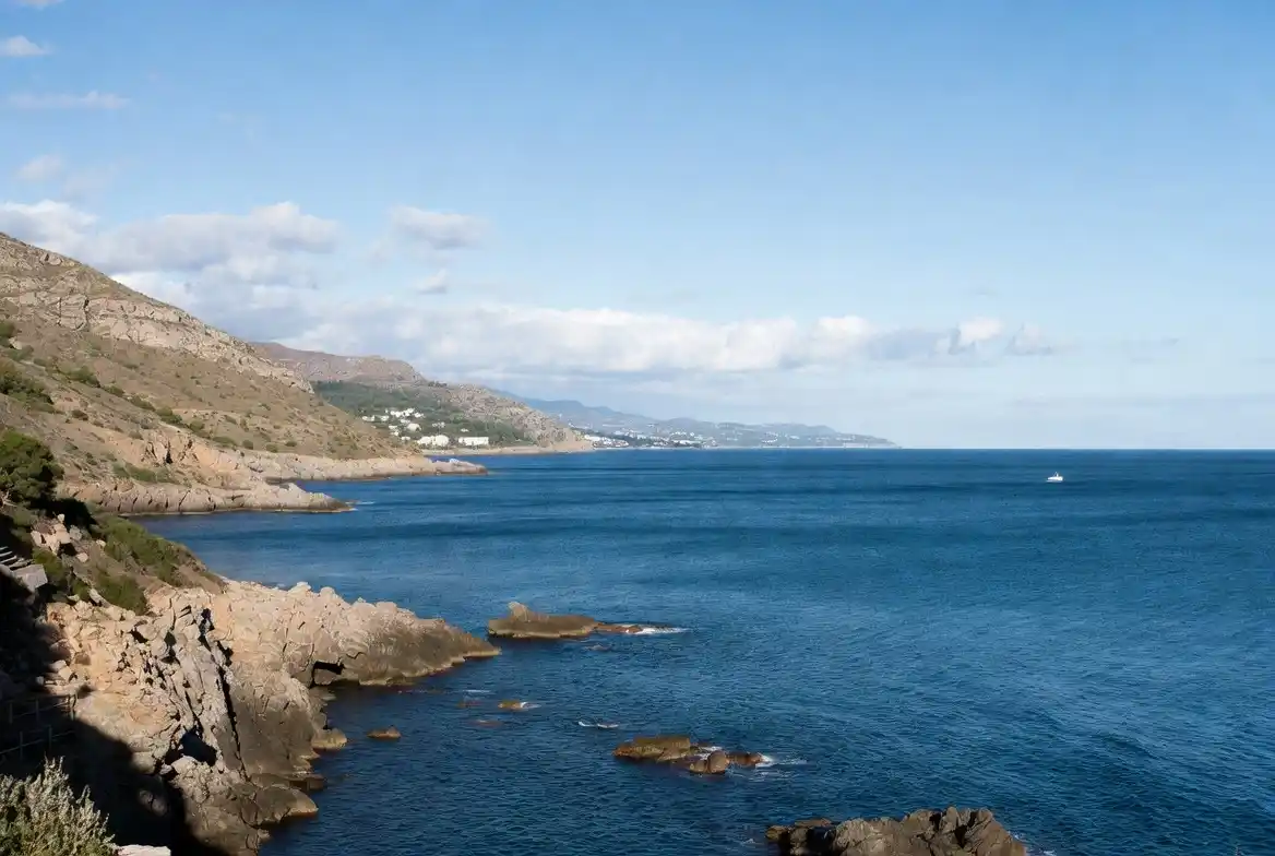 Littoral de la Costa del Sol — illustration du guide « Immobilier à Marbella : prix officiels, urbanisme et vérifications indispensables avant d'acheter »